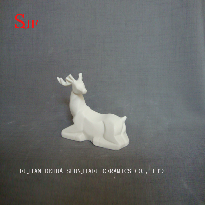 White Ceramic Decoration Animals Figurine Small Milu Deers Porcelain Sculptures Reindeers Crafts Christmas