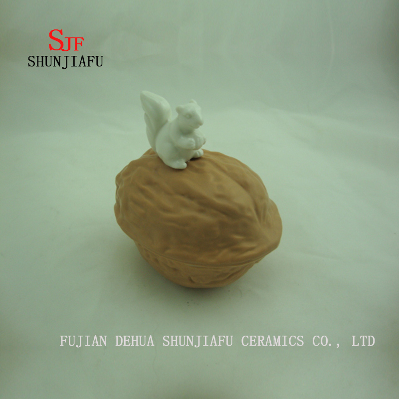 Creative Design Small Squirrel Nut Shaped Jewelry Box/B