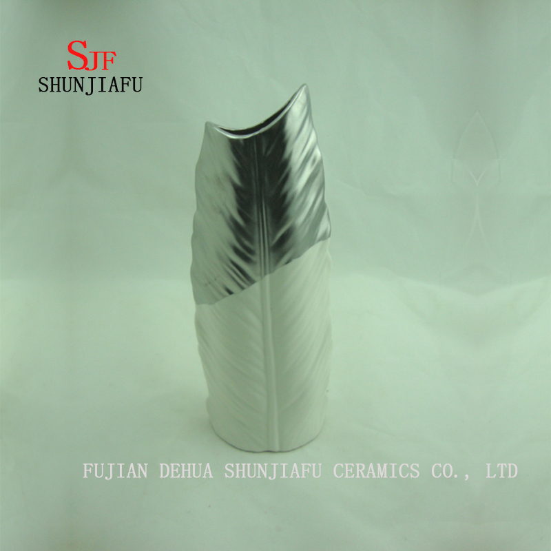 a High-End Feather Electroplated Vase/Silver