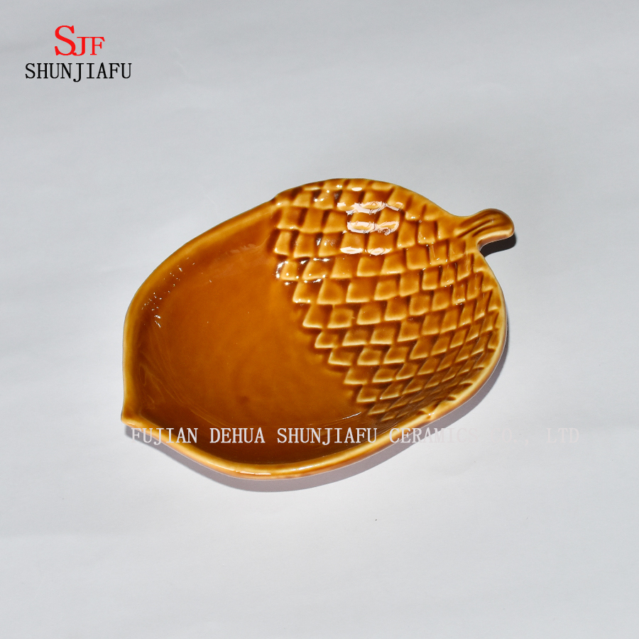 2 Size / 2 Color /Nut-Shape Ceramic Serving Plate