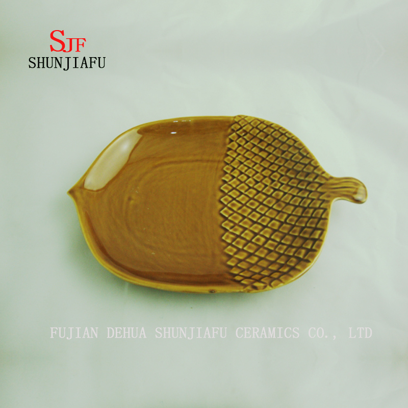 2 Size / 2 Color /Nut-Shape Ceramic Serving Plate