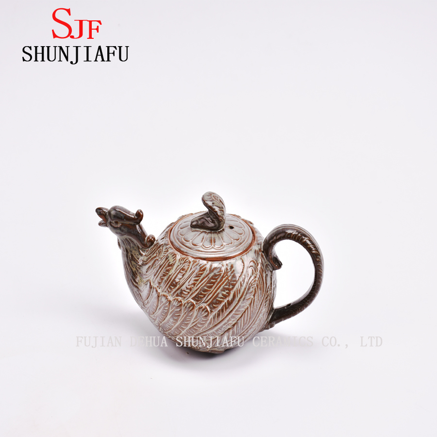 Retro and Unique Beauty Shape of Ceramic Teapot/a