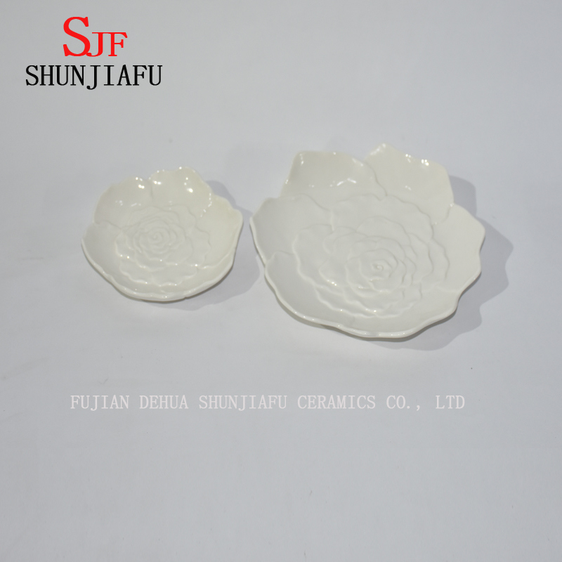 Lotus Shaped Ceramic White Dish for Kichenware / Dinnerware