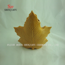 The Maple Leaf Shape Ceramic Vase/a