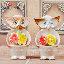 Ceramic Owls Held The Flowers in Their Arms for Home /Wedding Decoraion Craft