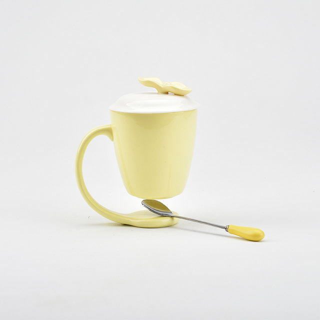 Yellow Color Home Decoration Custom Suspending mugs Floating Ceramic Coffee Mug With Handle and Lid